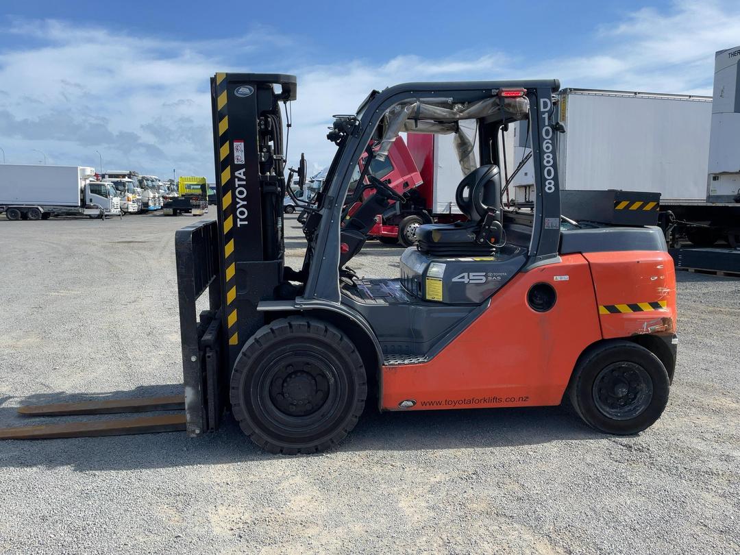 Photo '8' of Toyota 8FD 45N Forklift