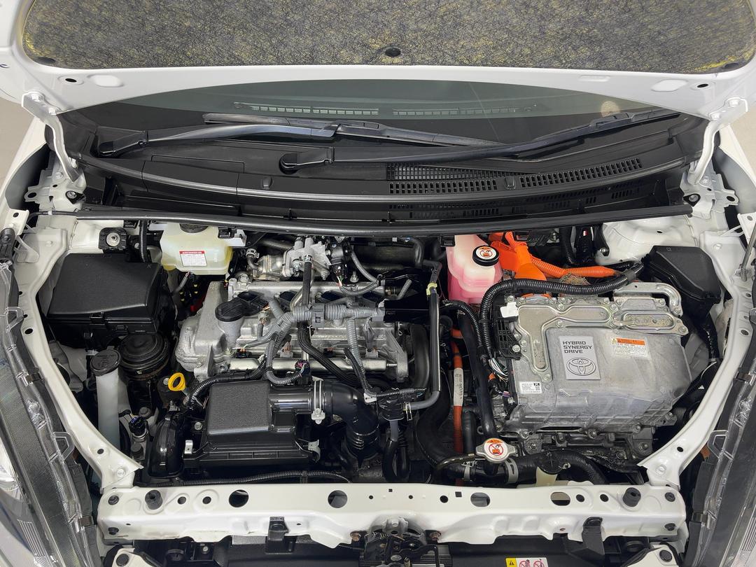 Photo '13' of Toyota Aqua
