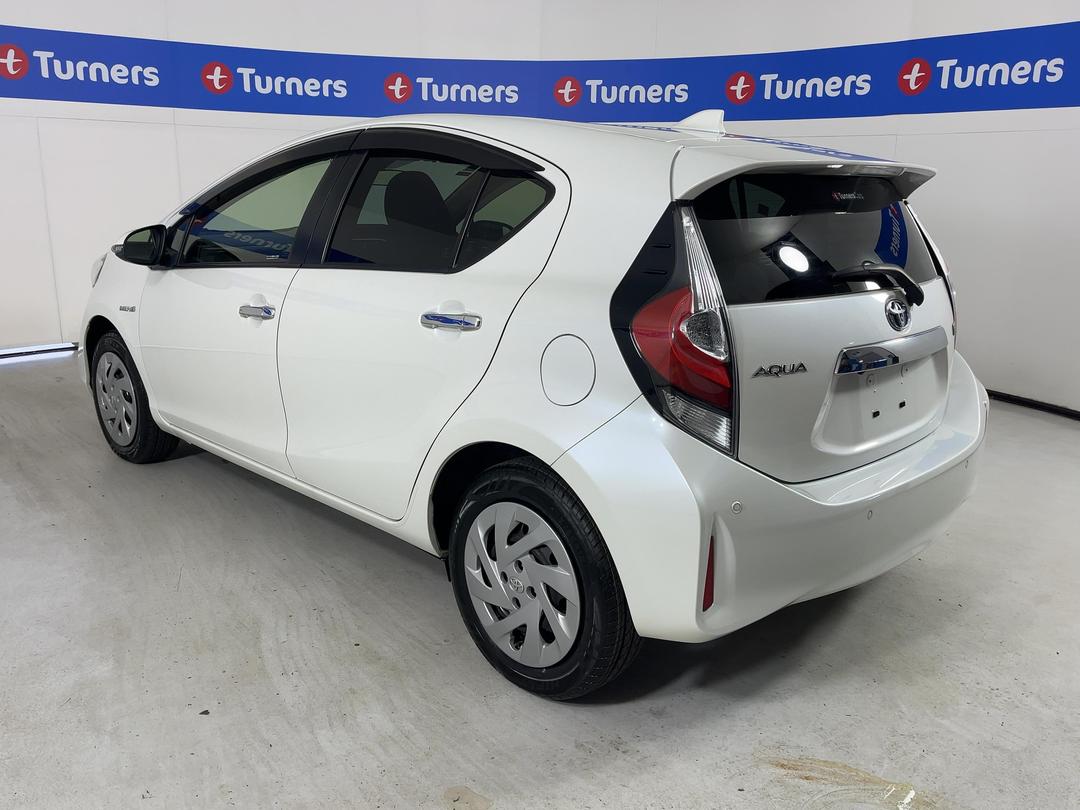 Photo '5' of Toyota Aqua
