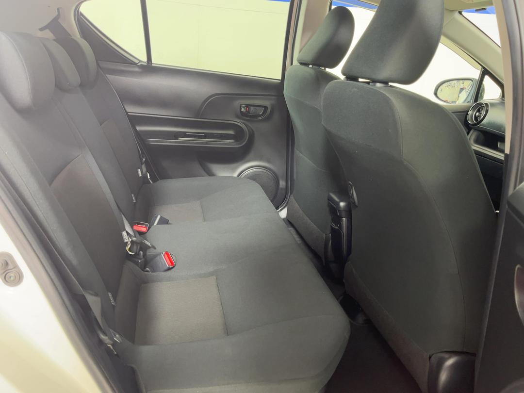 Photo '20' of Toyota Aqua