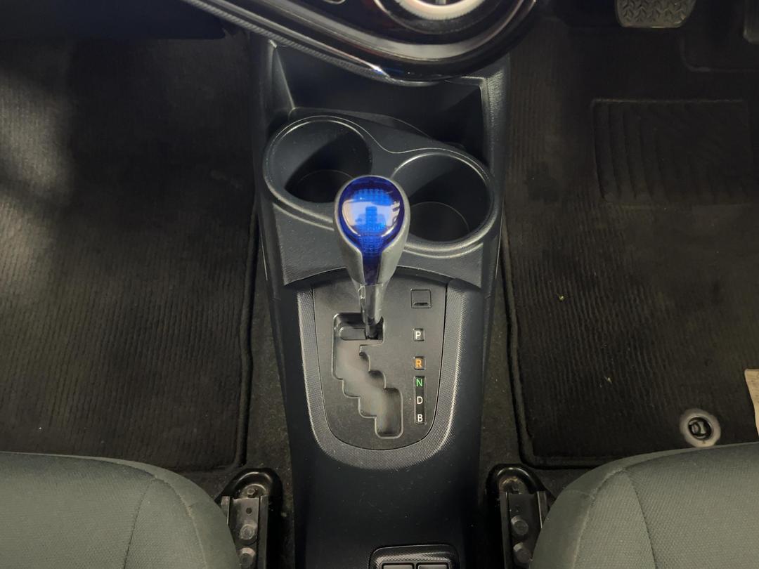 Photo '18' of Toyota Aqua