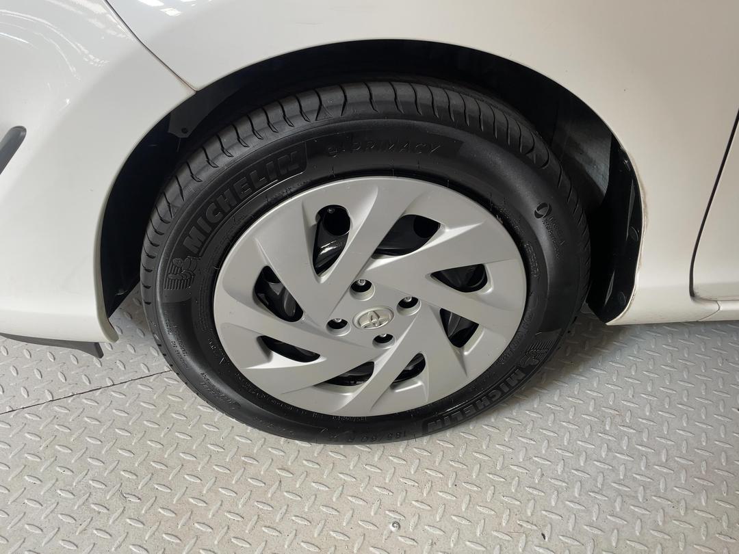 Photo '10' of Toyota Aqua