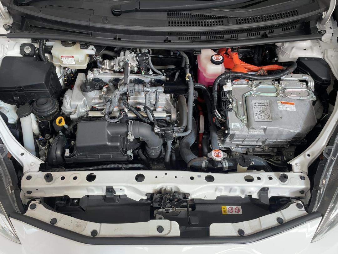 Photo '13' of Toyota Aqua