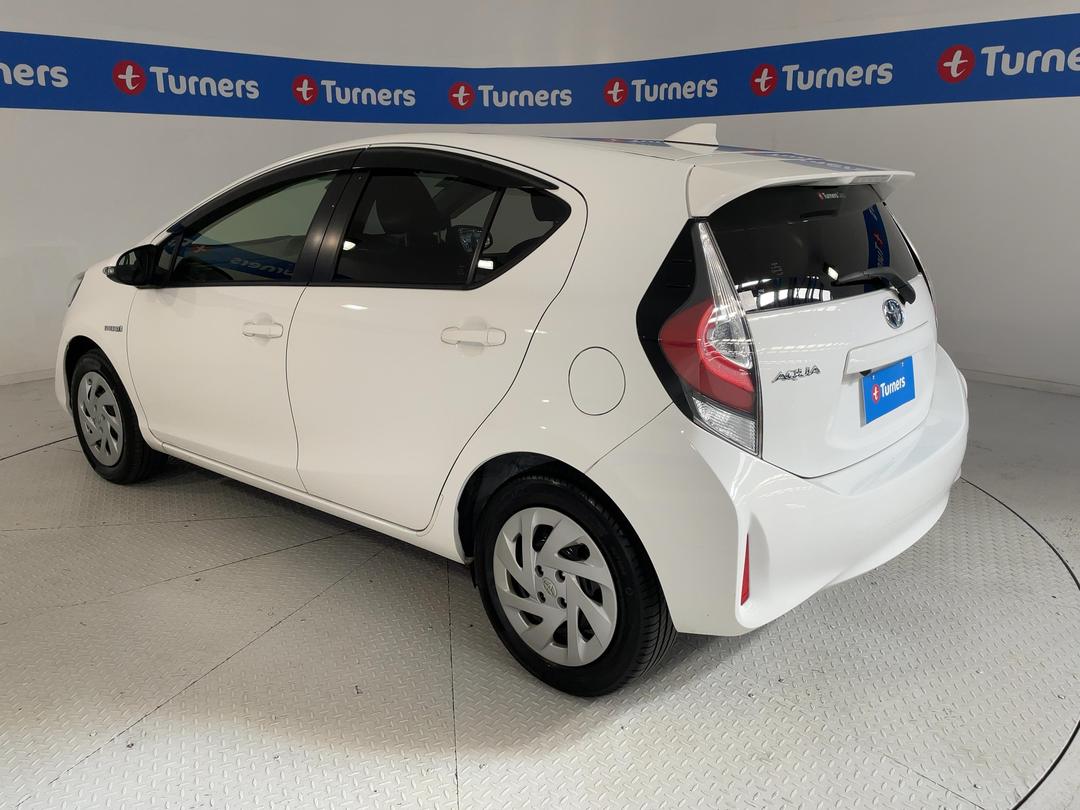 Photo '5' of Toyota Aqua