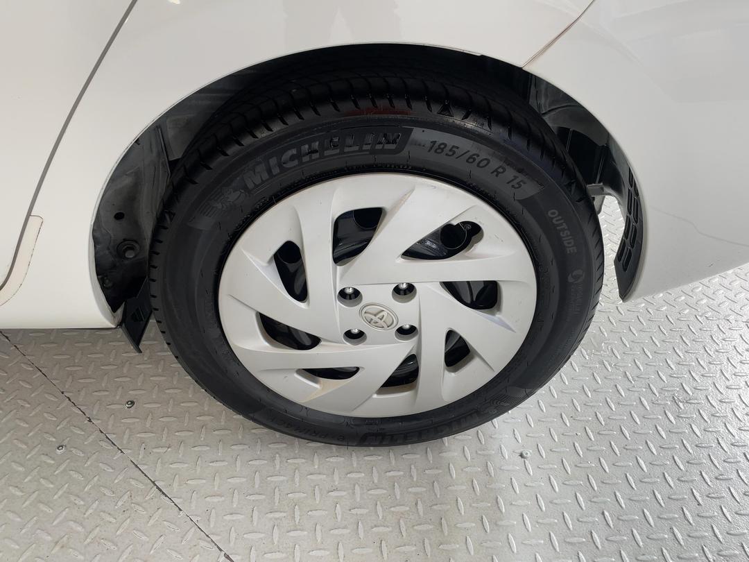 Photo '11' of Toyota Aqua