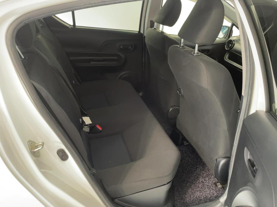 Photo '20' of Toyota Aqua