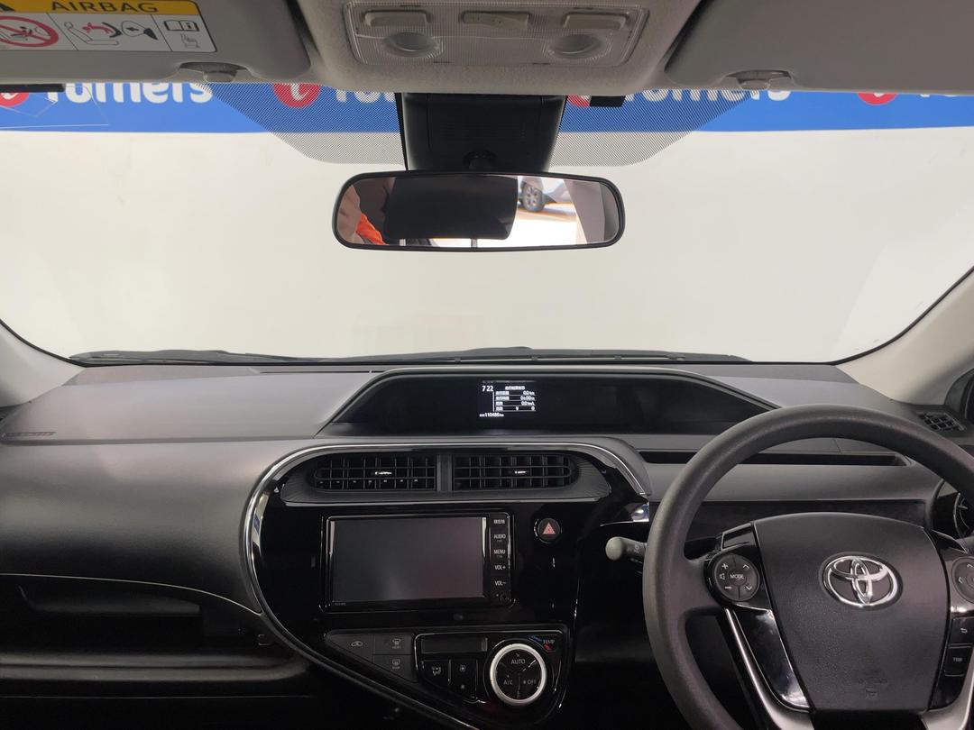 Photo '17' of Toyota Aqua