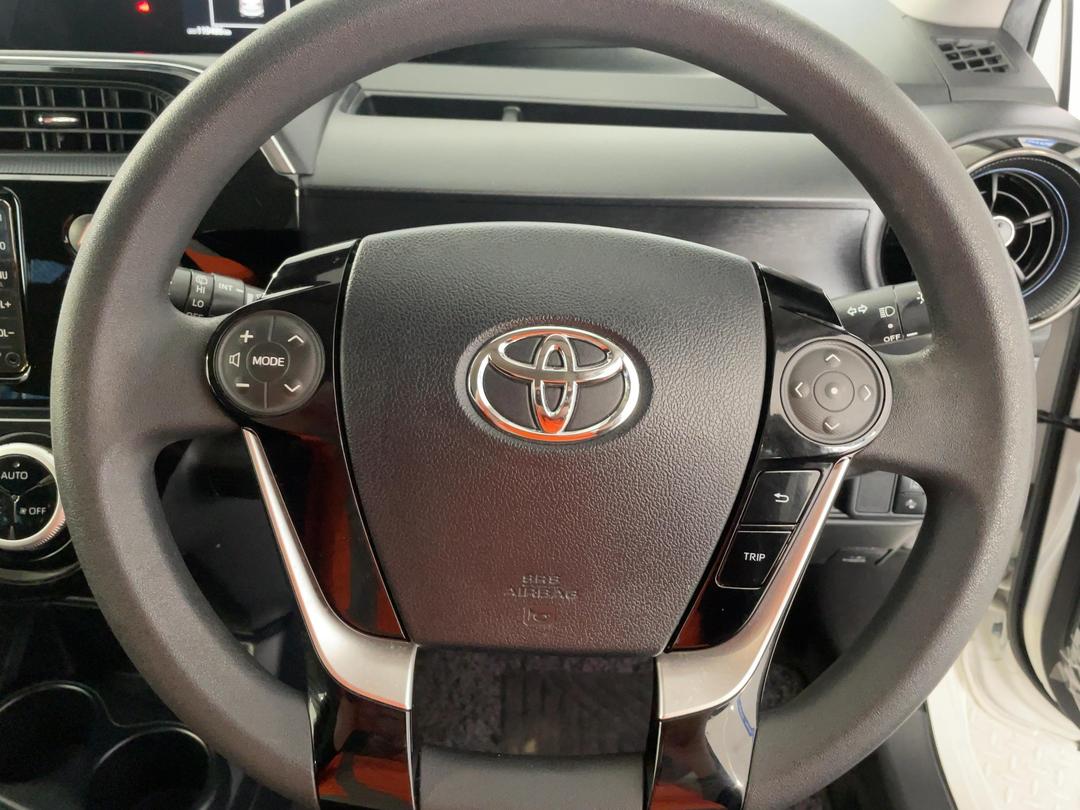 Photo '27' of Toyota Aqua