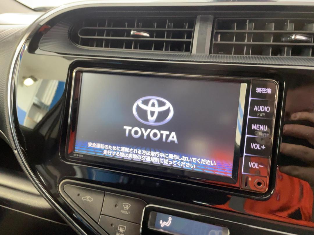 Photo '28' of Toyota Aqua
