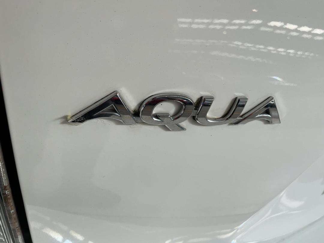 Photo '35' of Toyota Aqua