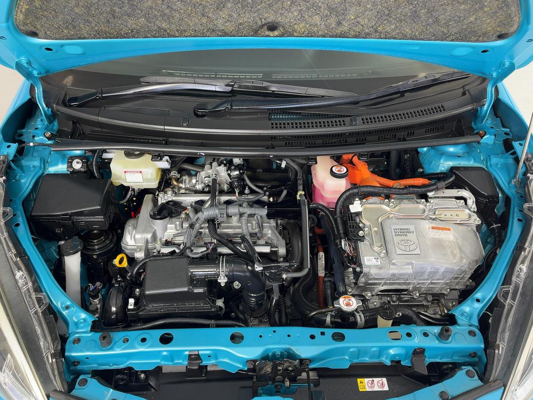 Photo '13' of Toyota Aqua
