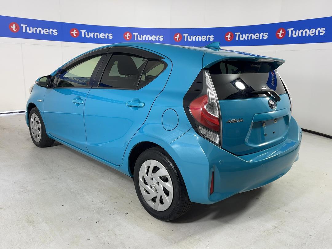 Photo '5' of Toyota Aqua