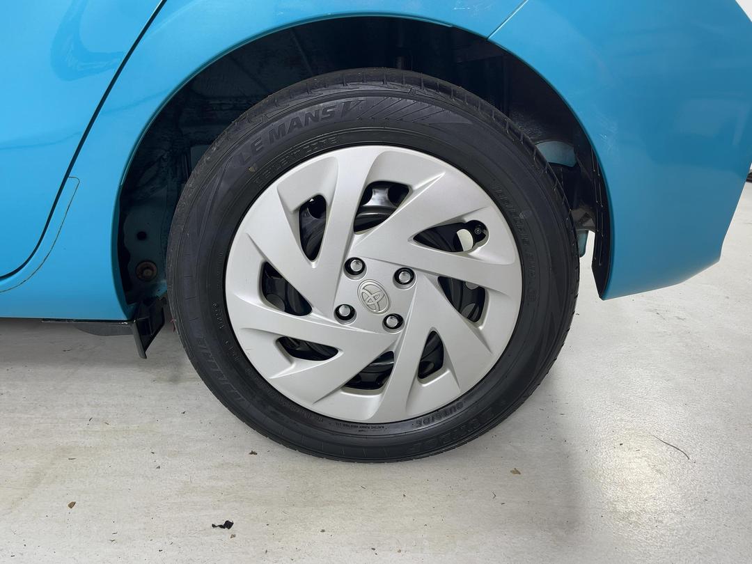Photo '11' of Toyota Aqua