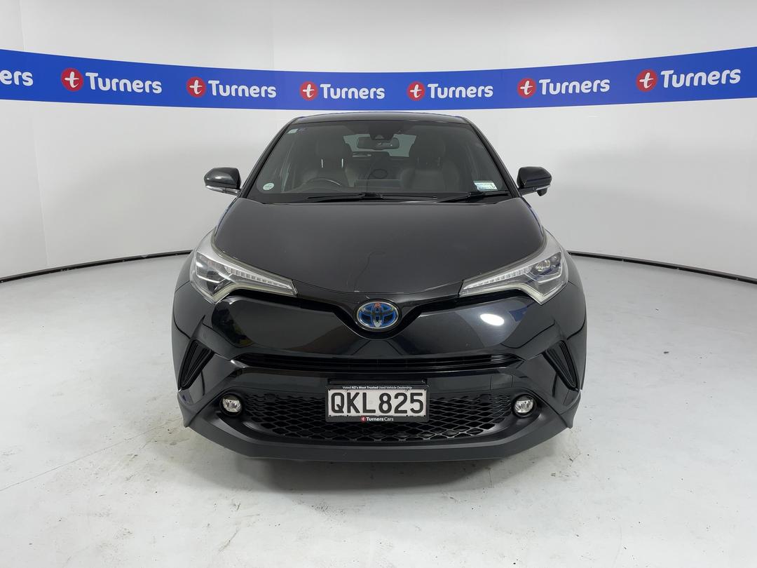 Photo '2' of Toyota C-HR