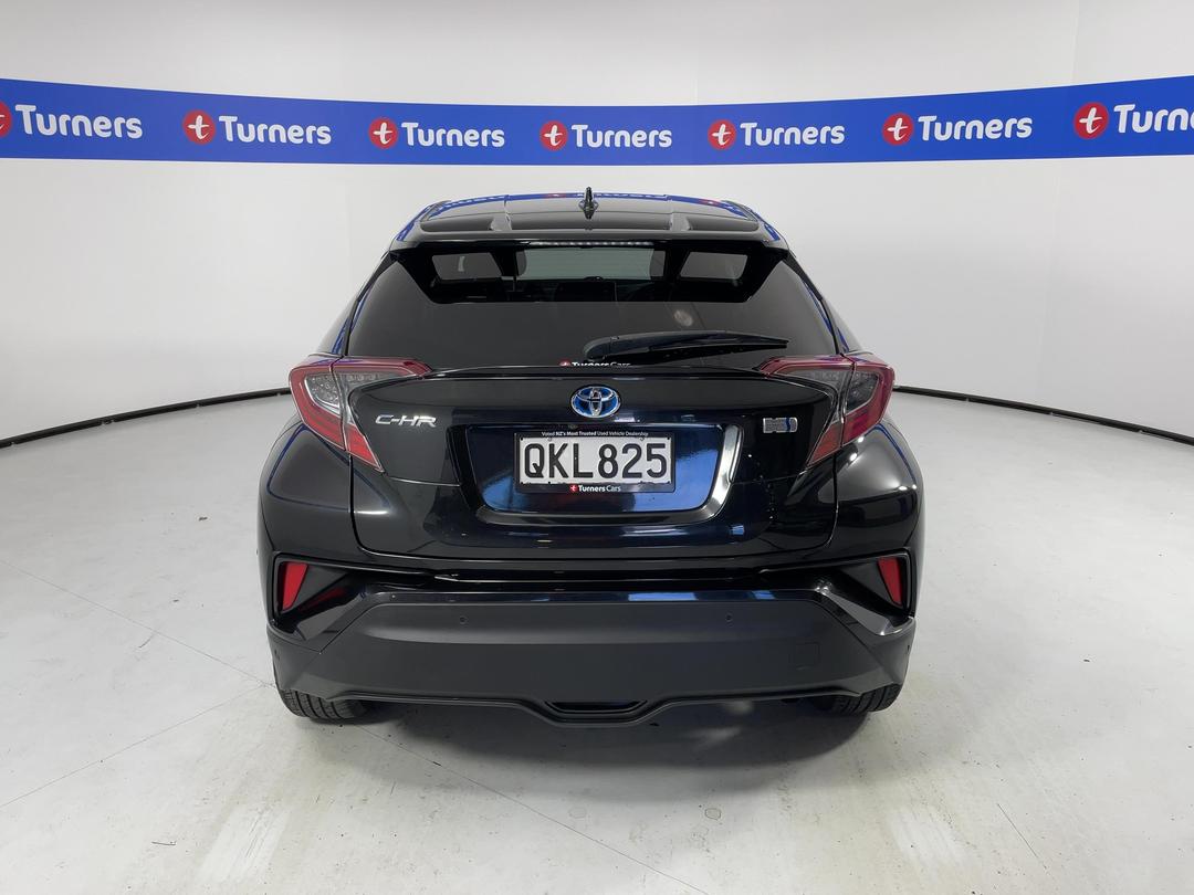 Photo '6' of Toyota C-HR