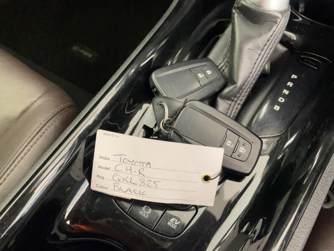 Photo '22' of Toyota C-HR