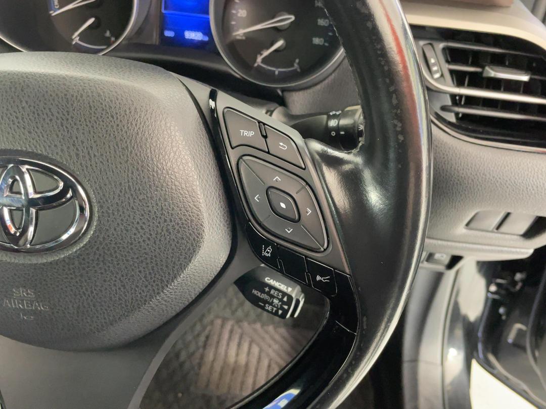 Photo '25' of Toyota C-HR