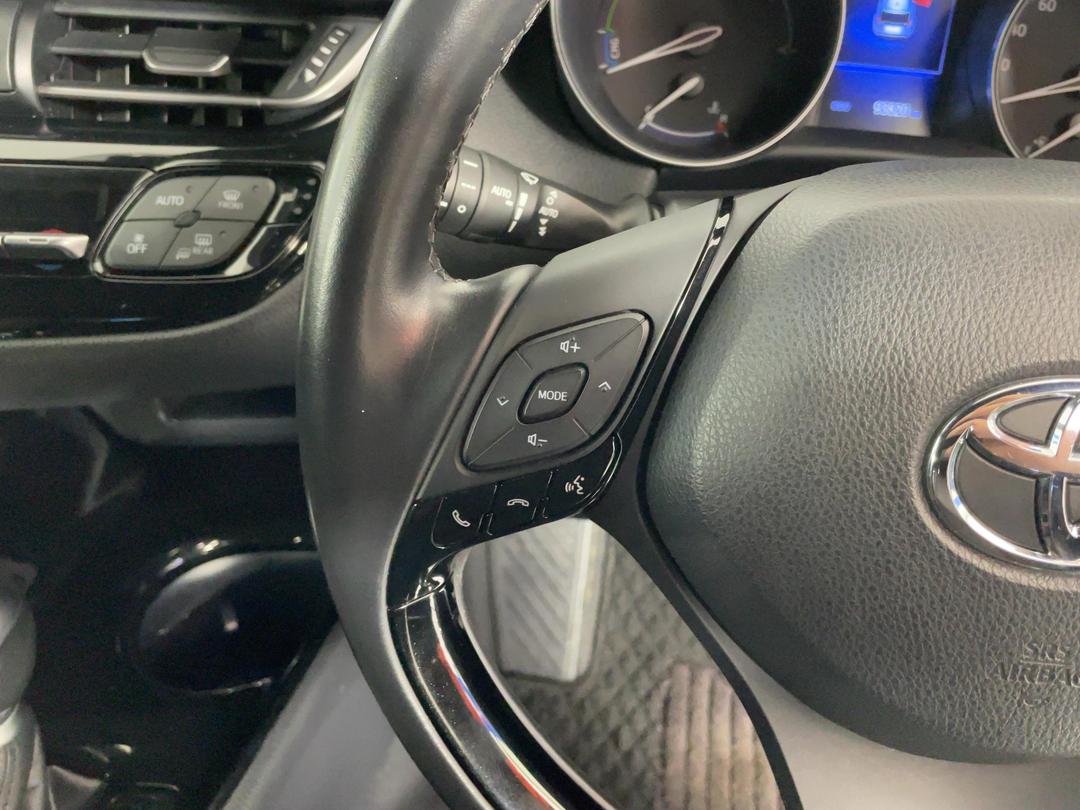 Photo '26' of Toyota C-HR