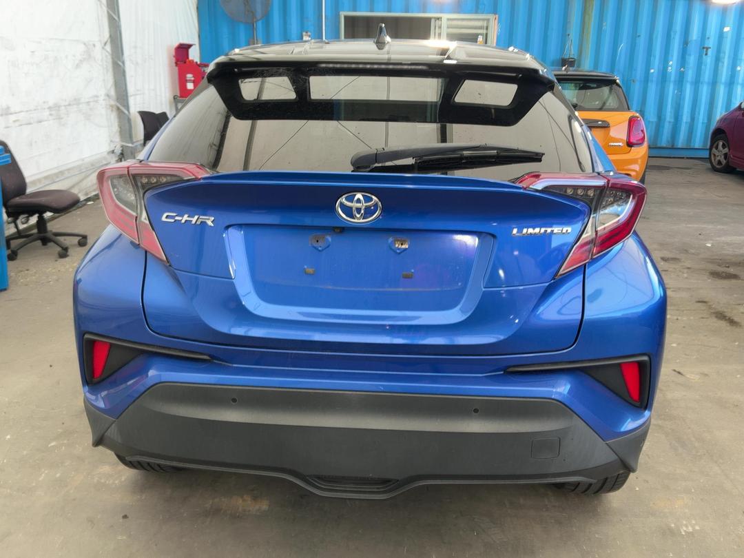 Photo '5' of Toyota C-HR Limited