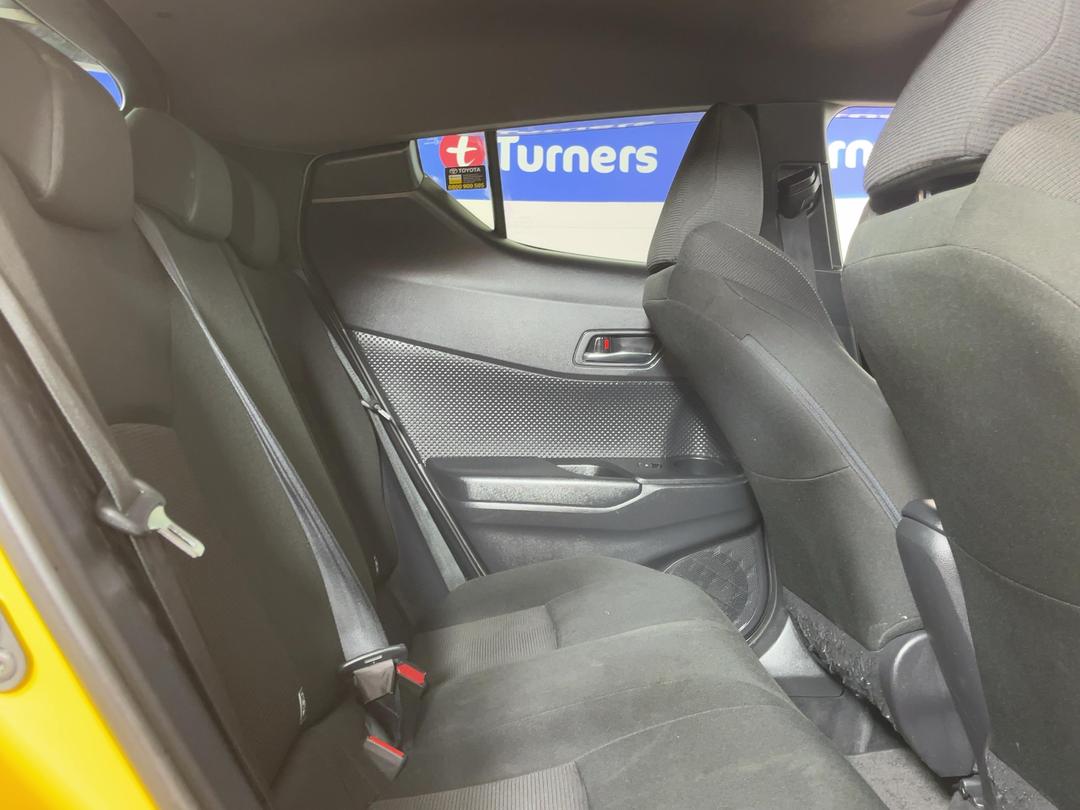 Photo '20' of Toyota C-HR