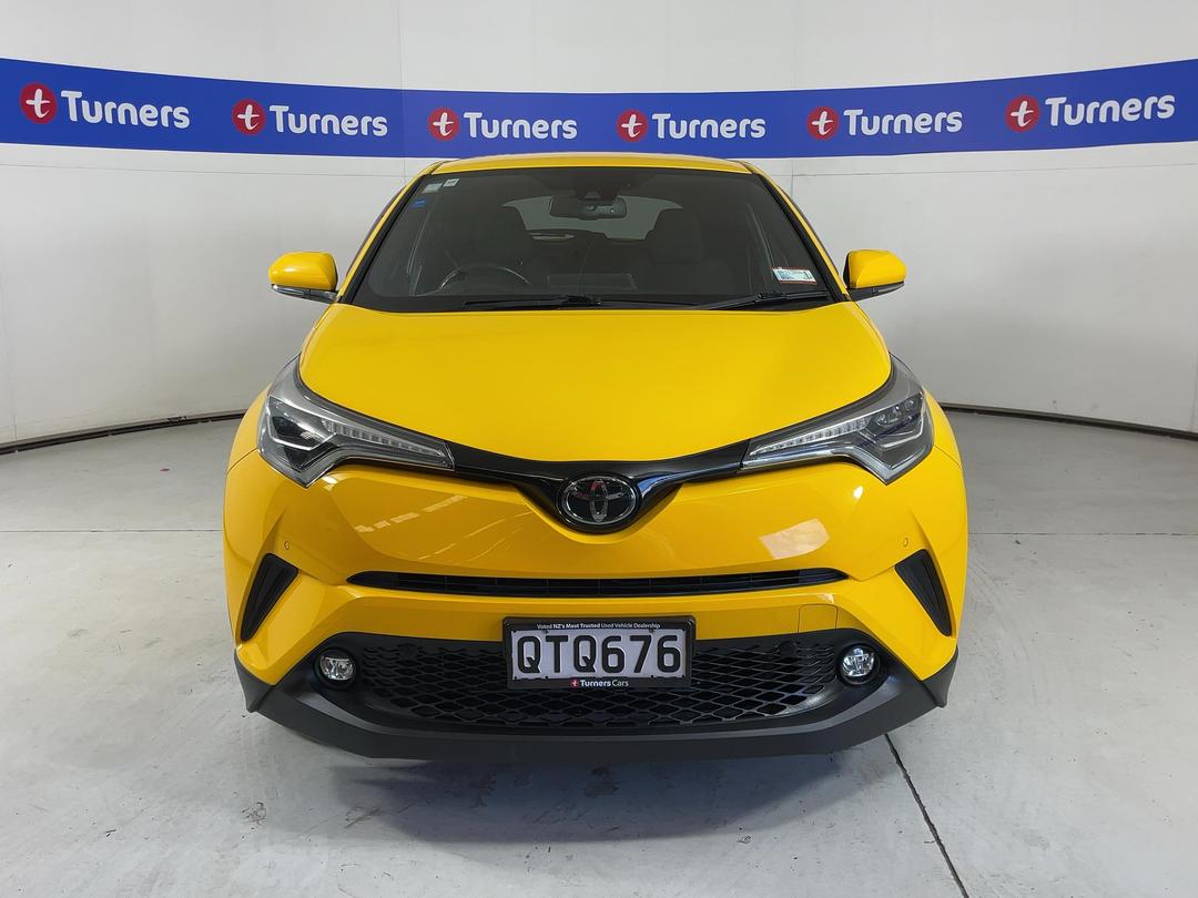 Photo '2' of Toyota C-HR