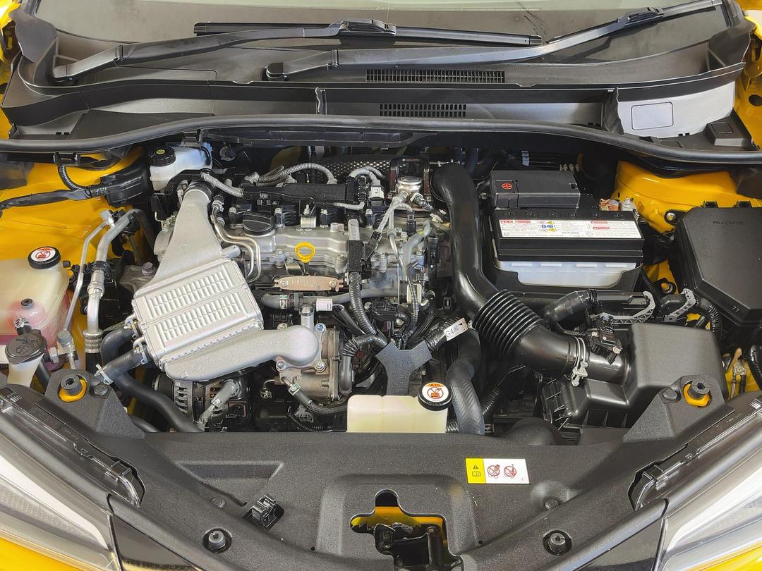 Photo '13' of Toyota C-HR