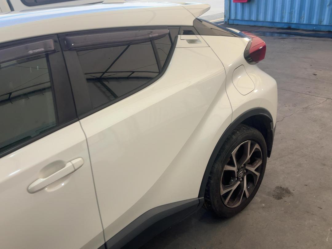 Photo '8' of Toyota C-HR Photo '8' of Toyota C-HR