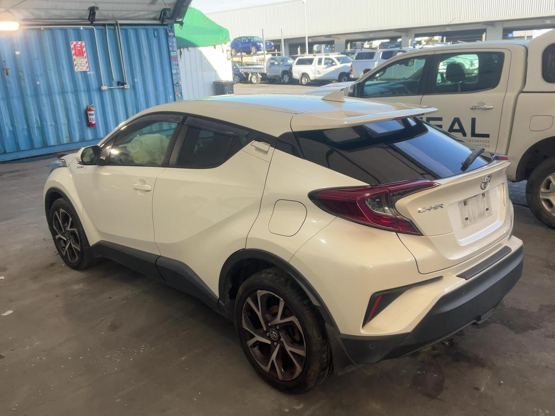 Photo '9' of Toyota C-HR Photo '9' of Toyota C-HR