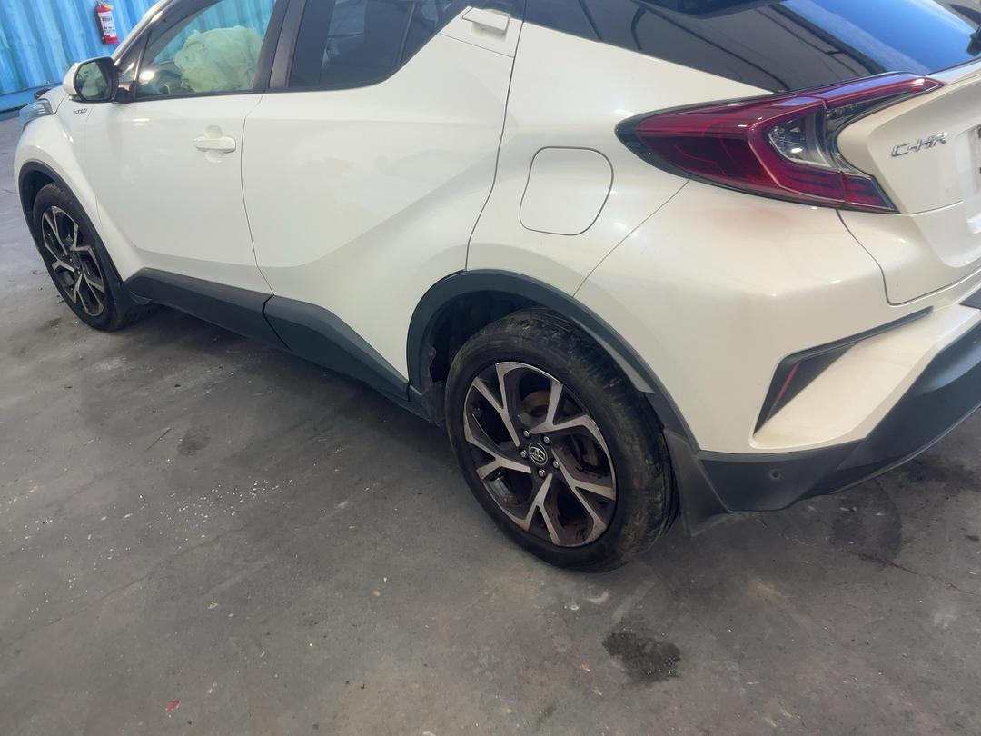 Photo '10' of Toyota C-HR Photo '10' of Toyota C-HR