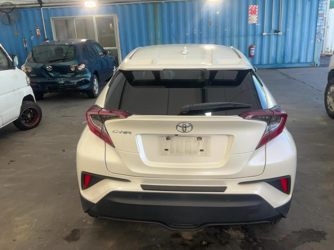 Photo '11' of Toyota C-HR Photo '11' of Toyota C-HR