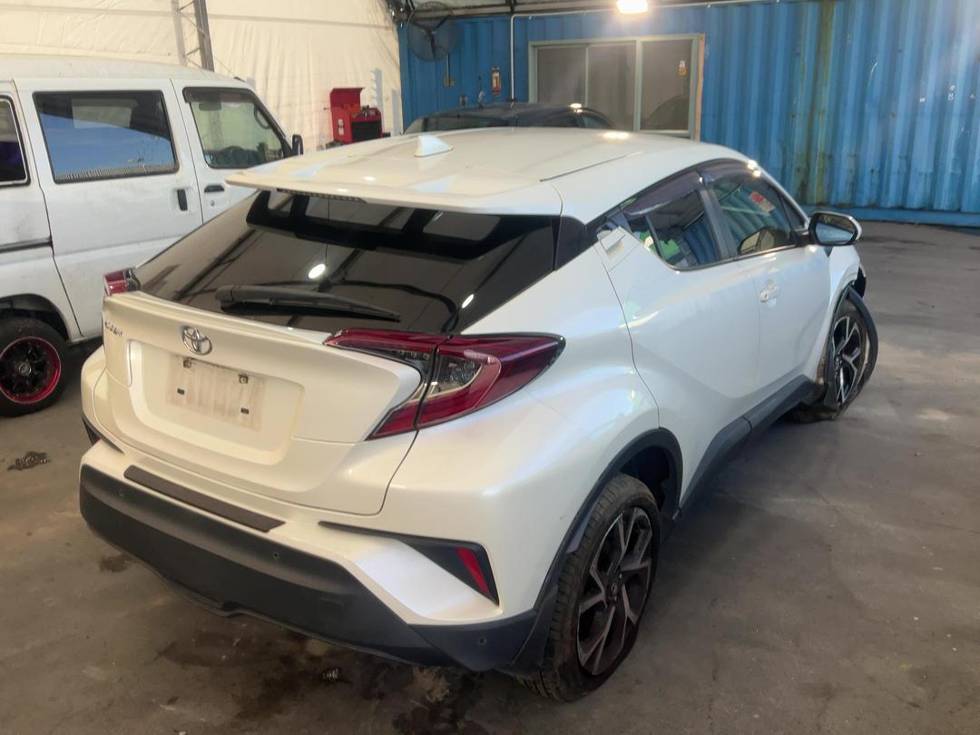Photo '12' of Toyota C-HR Photo '12' of Toyota C-HR