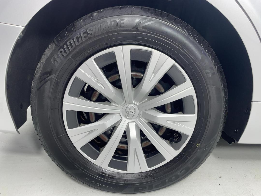 Photo '12' of Toyota Camry