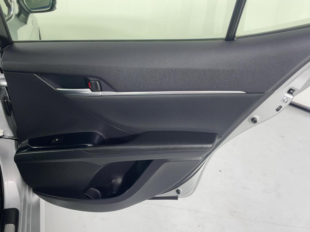 Photo '19' of Toyota Camry