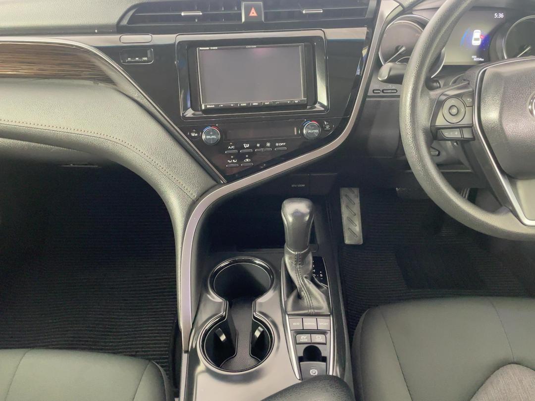 Photo '18' of Toyota Camry