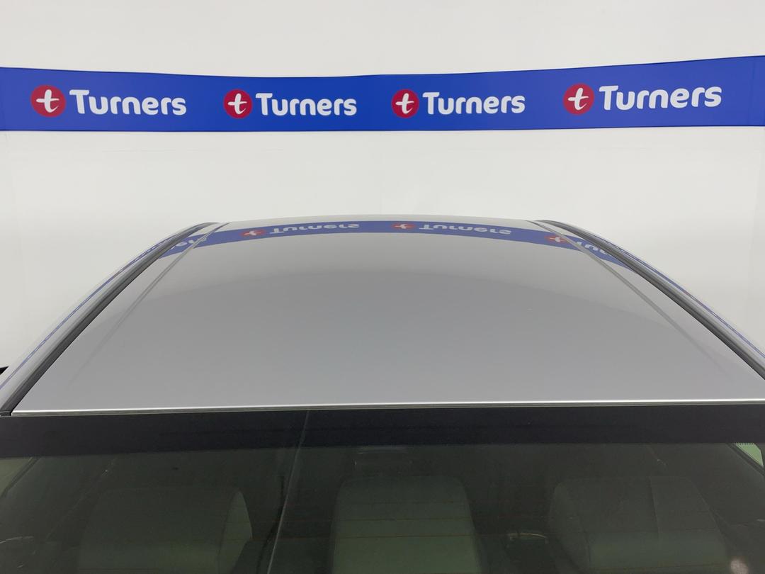 Photo '30' of Toyota Camry