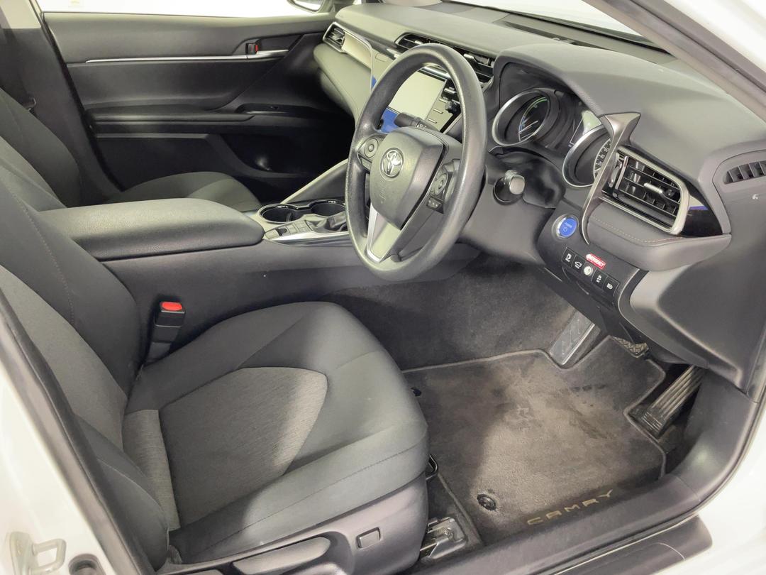 Photo '16' of Toyota Camry