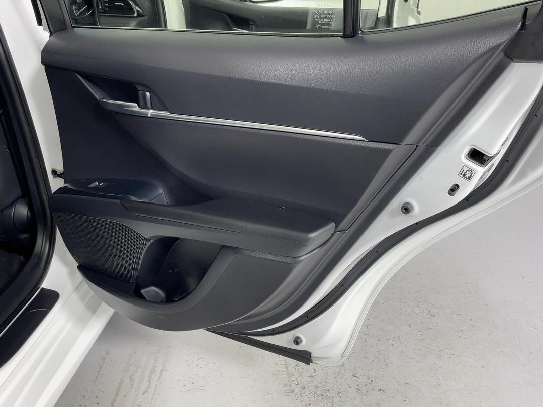 Photo '19' of Toyota Camry