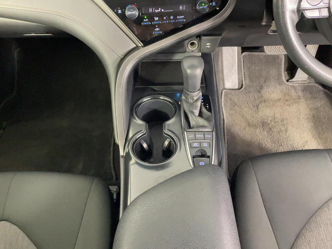 Photo '18' of Toyota Camry