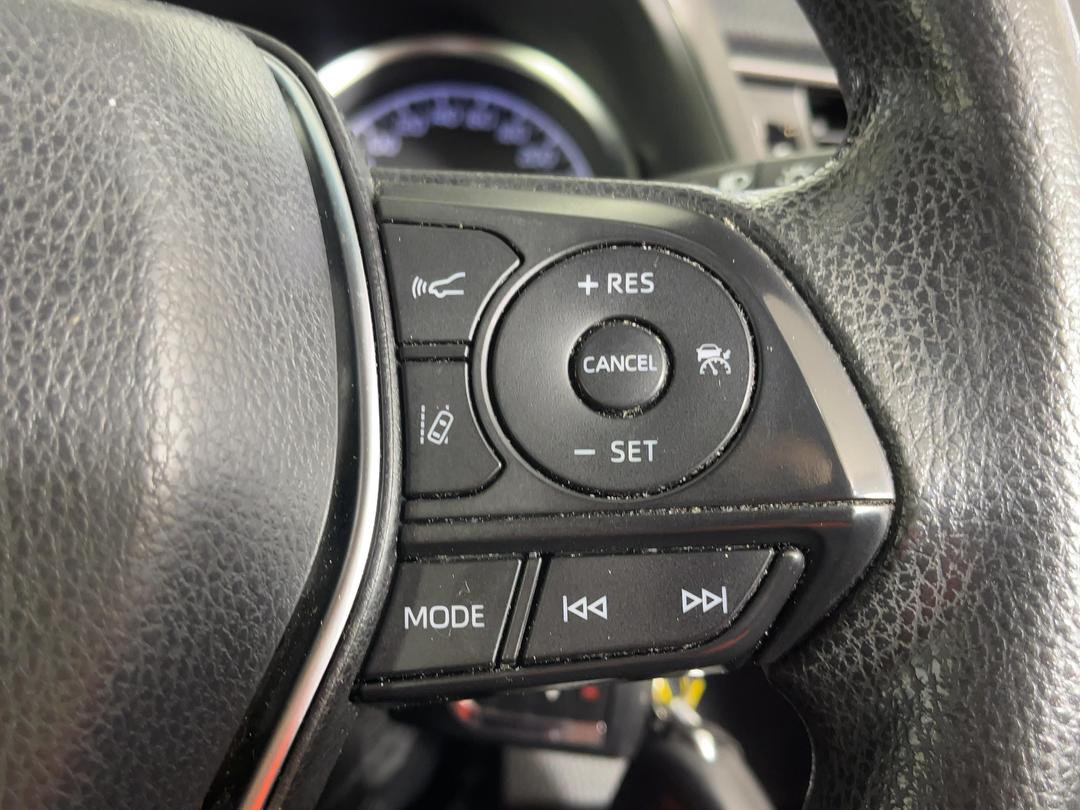 Photo '24' of Toyota Camry