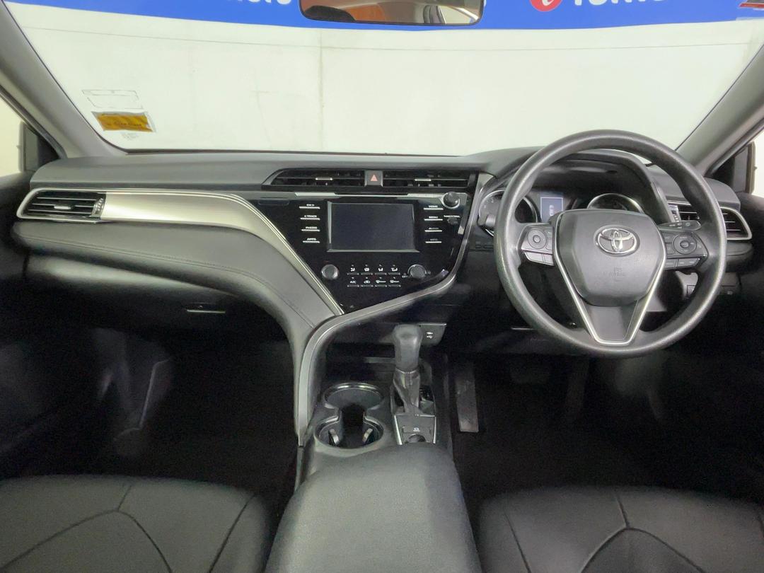 Photo '17' of Toyota Camry