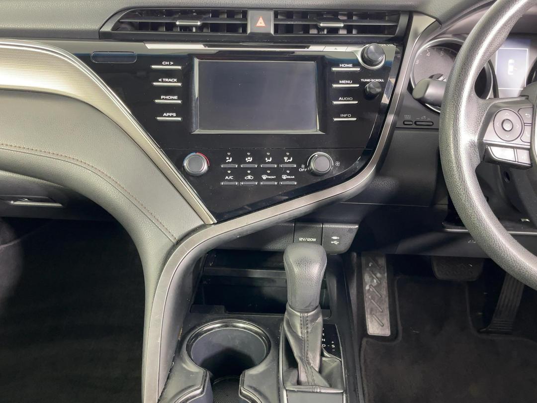 Photo '18' of Toyota Camry