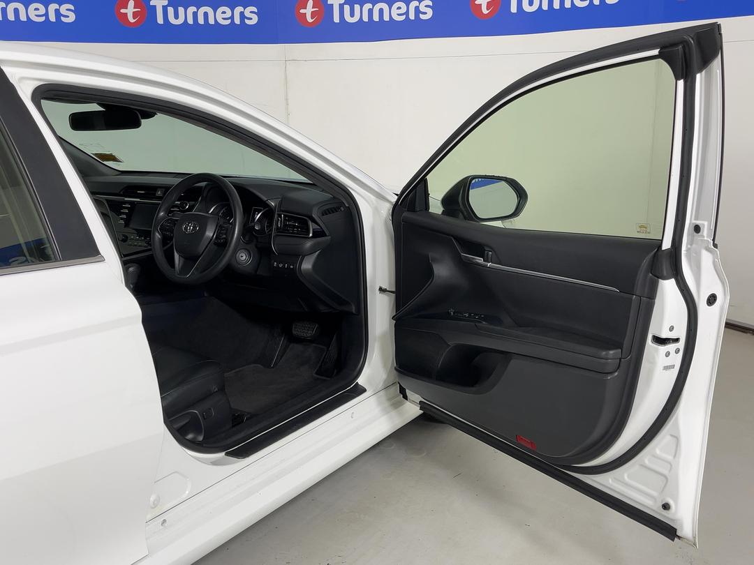 Photo '15' of Toyota Camry