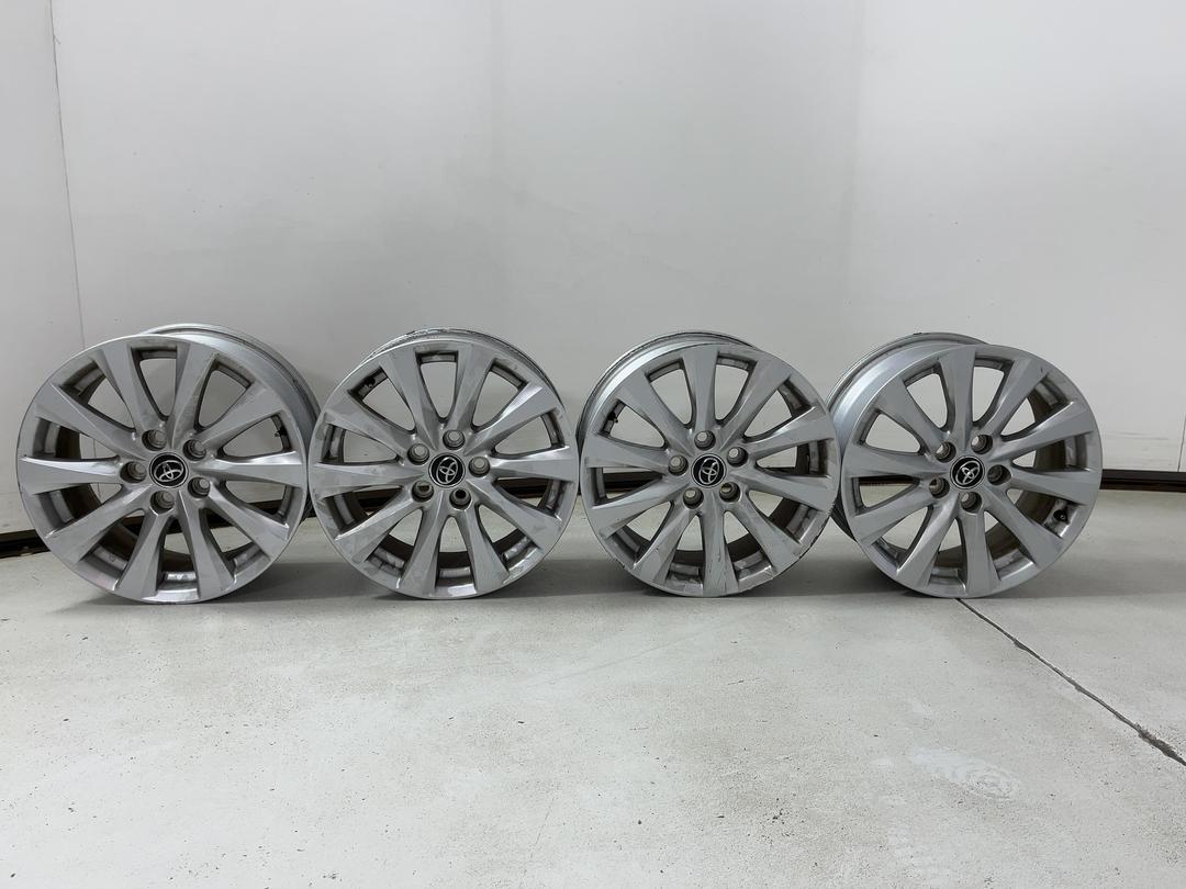Photo '27' of Toyota Camry