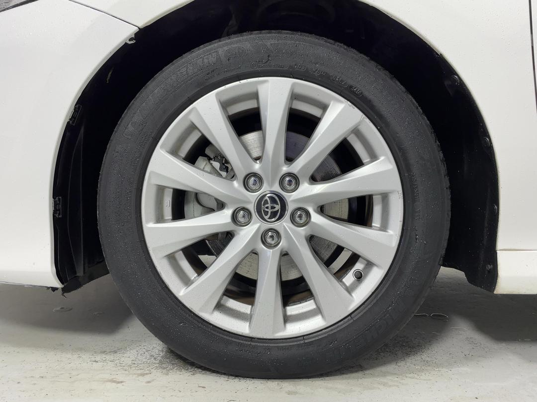 Photo '10' of Toyota Camry