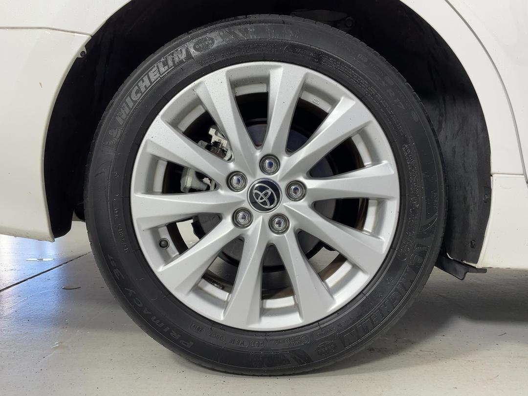 Photo '12' of Toyota Camry