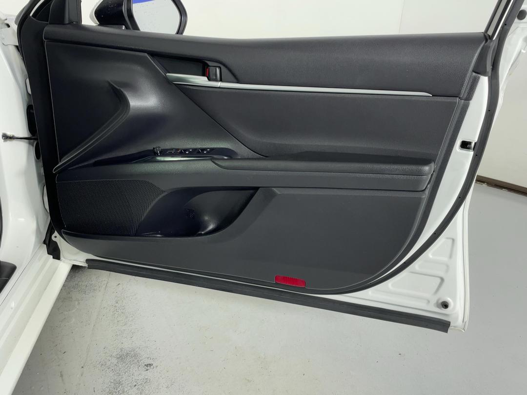 Photo '15' of Toyota Camry