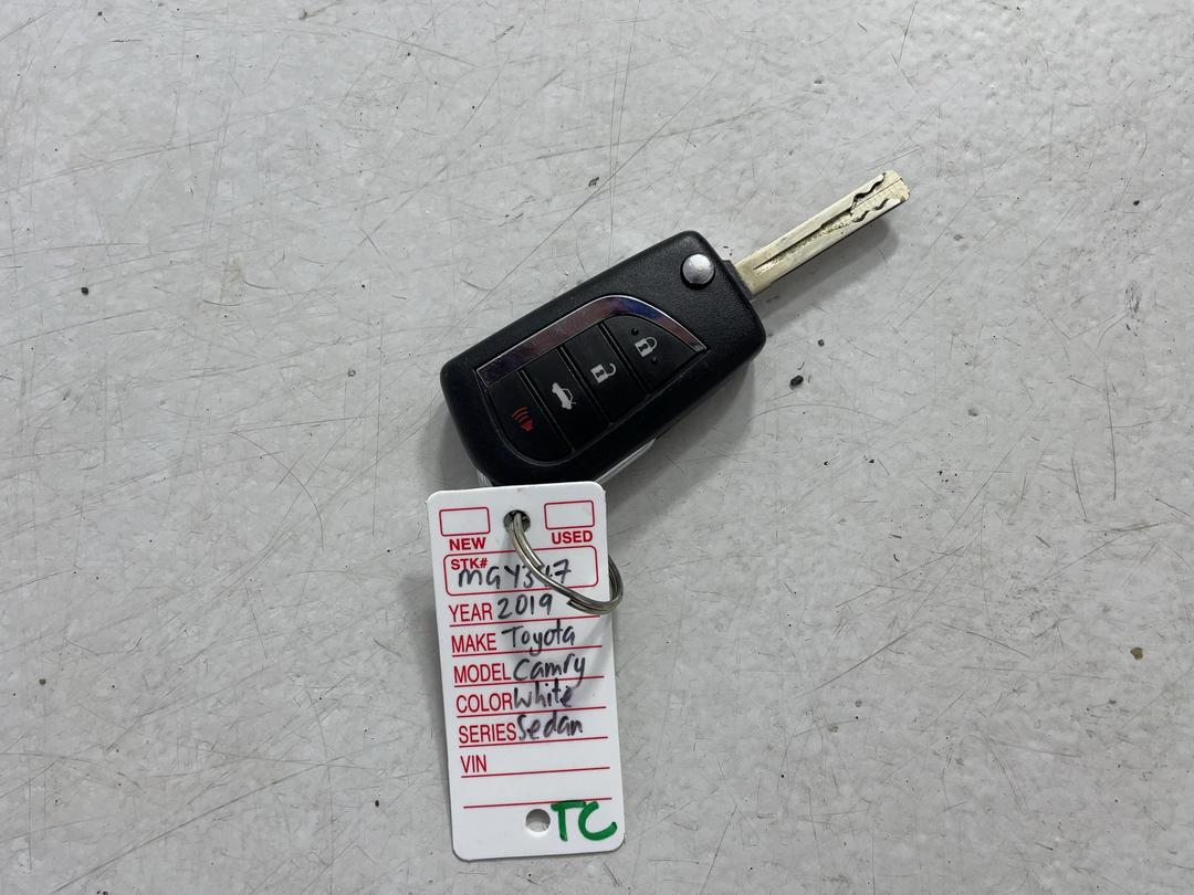 Photo '22' of Toyota Camry