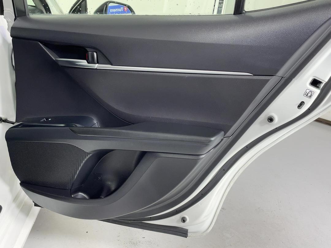 Photo '19' of Toyota Camry