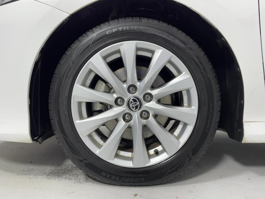 Photo '10' of Toyota Camry