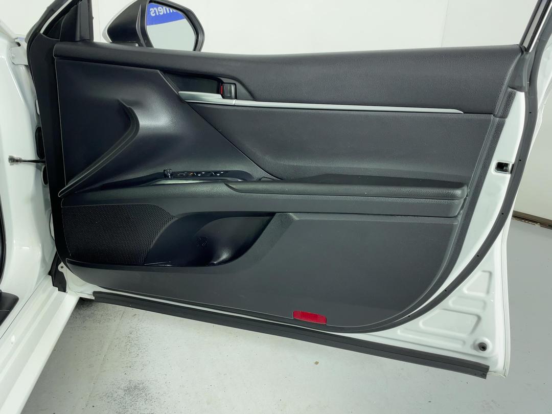 Photo '15' of Toyota Camry